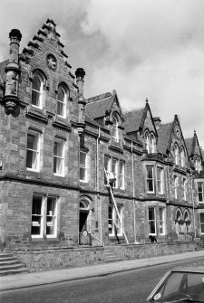 View showing 5 - 8 Ardross Terrace