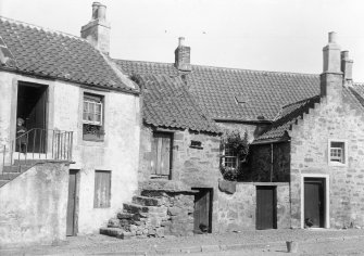 General view of  5-6-7 Rumford.
Titled: 'Crail, Fifeshire'.
