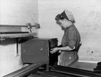 Interior C.I.A. optical inspection, solventless cordite.