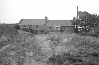 Aberdeen, 14 and 17 Burnbanks.
General view.