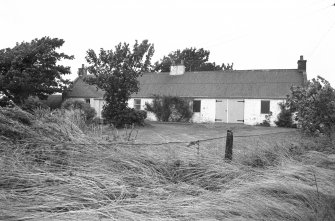 Aberdeen, 18 and 19 Burnbanks.
General view.