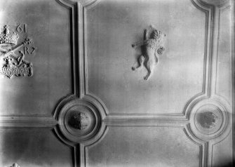 Edinburgh, Orwell Place, Dalry House, interior.
Detail of moulding on ceiling, showing coat of arms and lion.
