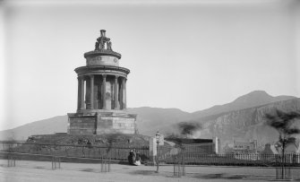 General view of Burns' Monument, Edinburgh.
Titled; 'Burns Monument, Edinburgh'
