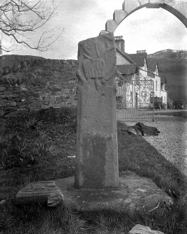 Kilmartin, Kilmartin Churchyard.
View of rear face of Kilmartin (ring-headed) cross.