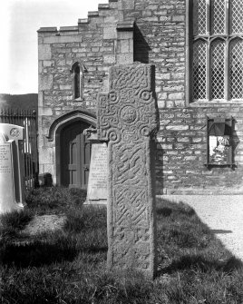Kilmartin, Kilmartin Churchyard.
View of free-standing Early Christian cross.
