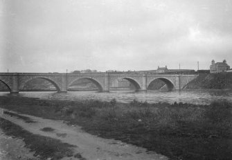 Aberdeen, Bridge of Don.
General view.