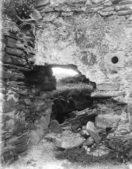 Tarbert, Tarbert Castle.
View of entrance door to keep.