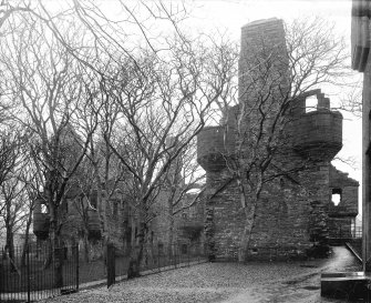 Detail of turrets on W wall.