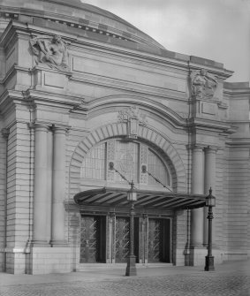 West entrance of the Usher Hall.