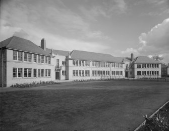 Edinburgh, Niddrie Mains Road, St. Francis School.
General view.