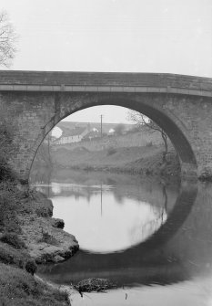 View of bridge looking South towards the Avon Viaduct.