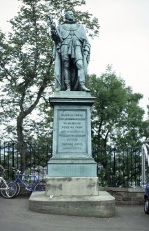 View from S of Memorial to Frederick Duke of York, on Castle Esplanade.