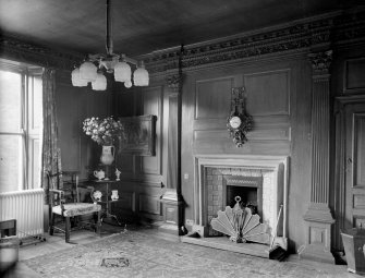 Interior.
View of panelled room.