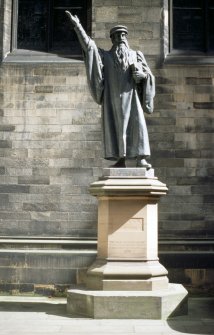 View of statue of John Knox, in quadrangle of New College, Edinburgh.