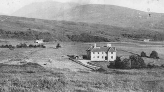 Achadh nan Sgiath (1935) in foreground: 4 South Cuil (left) and 3 South Cuil (right) in background.  Raphael Tuck Postcard.