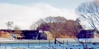 Kinnettles Mill: corn mill (left centre), threshing mill (right centre) and mill cottage (right), c1978.  Note electricity generation room on front of corn mill.