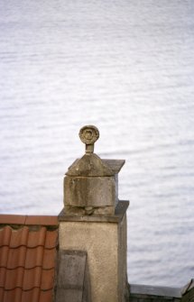 Detailed view of sundial on chimney of 16 Edinburgh Road.