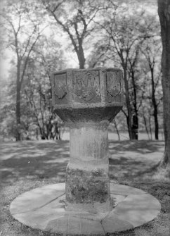 General view of font.