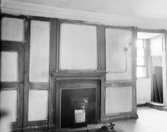 Perth, Pitheavlis Castle, interior.
View of fireplace and panelling in second floor room in North-East gable.