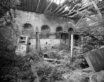 Interior.
General view.