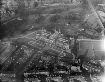 Kelvingrove Museum and Art Gallery, Kelvingrove Park, Glasgow.  Oblique aerial photograph taken facing north.