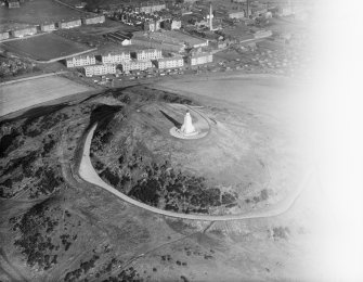 War Memorial, Dundee Law, Dundee.  Oblique aerial photograph taken facing north-east.
