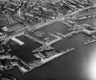 Dundee, general view, showing Earl Grey Dock, King William IV Dock and Tidal Harbour.  Oblique aerial photograph taken facing north. 