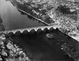 Perth Bridge.  Oblique aerial photograph taken facing north.