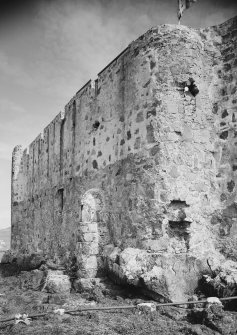 Detail of NW curtain wall showing return from W.