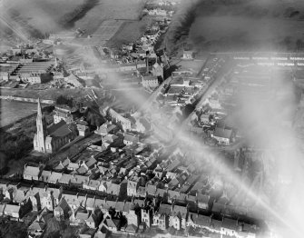 Cupar, general view, showing Lady Bridge and St John's Church of Scotland.  Oblique aerial photograph taken facing north.