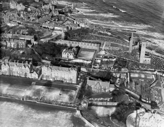 St Andrews, general view, showing St Andrews Cathedral and Priory site and The Pends.  Oblique aerial photograph taken facing north.