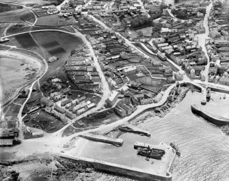 Portsoy, general view, showing New Harbour, Shore Street and School Hendry Street.  Oblique aerial photograph taken facing south.