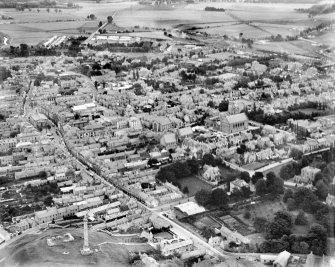 Elgin, general view, showing Lady Hill and Moray College of Further Education.  Oblique aerial photograph taken facing east.