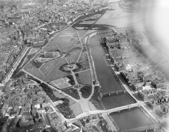 Glasgow Green and River Clyde, Glasgow.  Oblique aerial photograph taken facing south-east.