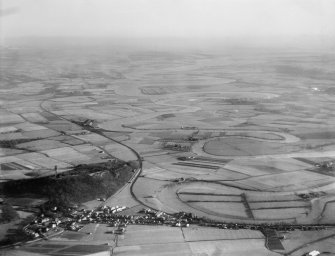 River Forth and Abbey Craig, Stirling.  Oblique aerial photograph taken facing east.