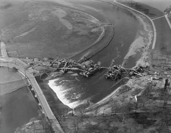 Clyde Bridge, between Hamilton and Motherwell, under construction.  Oblique aerial photograph taken facing west.