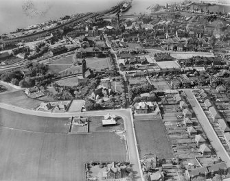 Bo'ness, general view, showing Craigmailen United Free Church and Town Hall and Carnegie Library.  Oblique aerial photograph taken facing north.