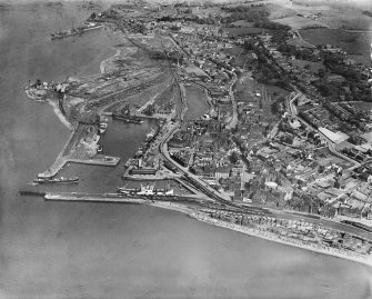 Bo'ness, general view, showing Harbour, Dock and Timber Basin.  Oblique aerial photograph taken facing east.