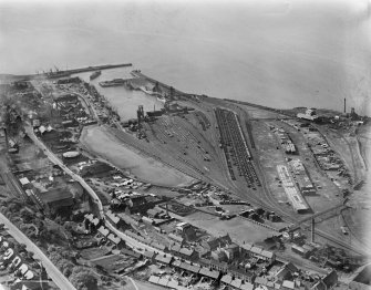 Bo'ness, general view, showing railway sidings, Dock and Timber Basin.  Oblique aerial photograph taken facing north-west.