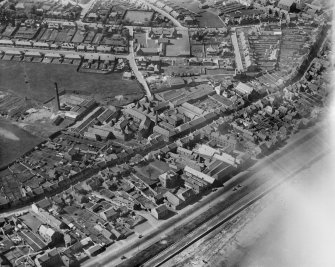 Links Brick, Tile and Pottery Works, Links Street, Kirkcaldy in 1929. Oblique aerial photograph taken facing north.