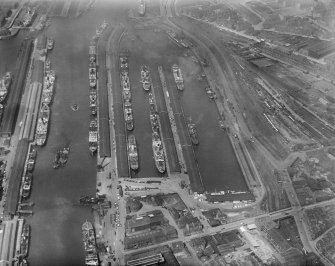 Queen's Dock, Glasgow.  Oblique aerial photograph taken facing west.