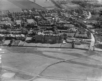 North Berwick, general view, showing Marine Hotel, Cromwell Road and Hamilton Road.  Oblique aerial photograph taken facing south.