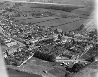 Lochmaben, general view, showing Town House and Princes Street.  Oblique aerial photograph taken facing north.