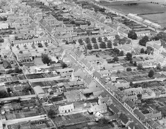 Keith, general view, showing Reidhaven Square and Kynoch Park.  Oblique aerial photograph taken facing north-east. 