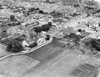 Keith, general view, showing St Thomas' Roman Catholic Church and Land Street.  Oblique aerial photograph taken facing north-east. 