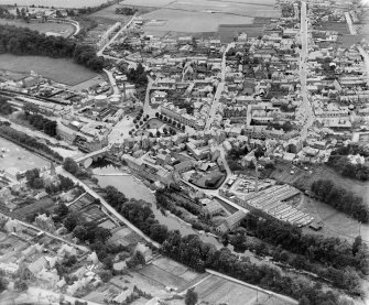 Blairgowrie, general view, showing Wellmeadow and Perth Street.  Oblique aerial photograph taken facing south.