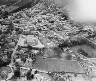 Blairgowrie, general view, showing St Andrew's Church and Hill Primary School.  Oblique aerial photograph taken facing south-east.