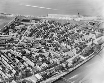 Nairn, general view, showing Society Street and Harbour Street.  Oblique aerial photograph taken facing north.