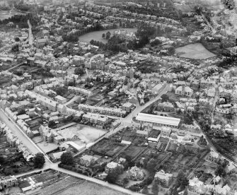 Crieff, general view, showing Church Street and Morrison's Academy, Ferntower Road.  Oblique aerial photograph taken facing north.