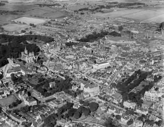 Dunfermline, general view, showing Dunfermline Abbey and New Row.  Oblique aerial photograph taken facing north-west.